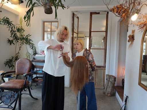 美容室の練習風景